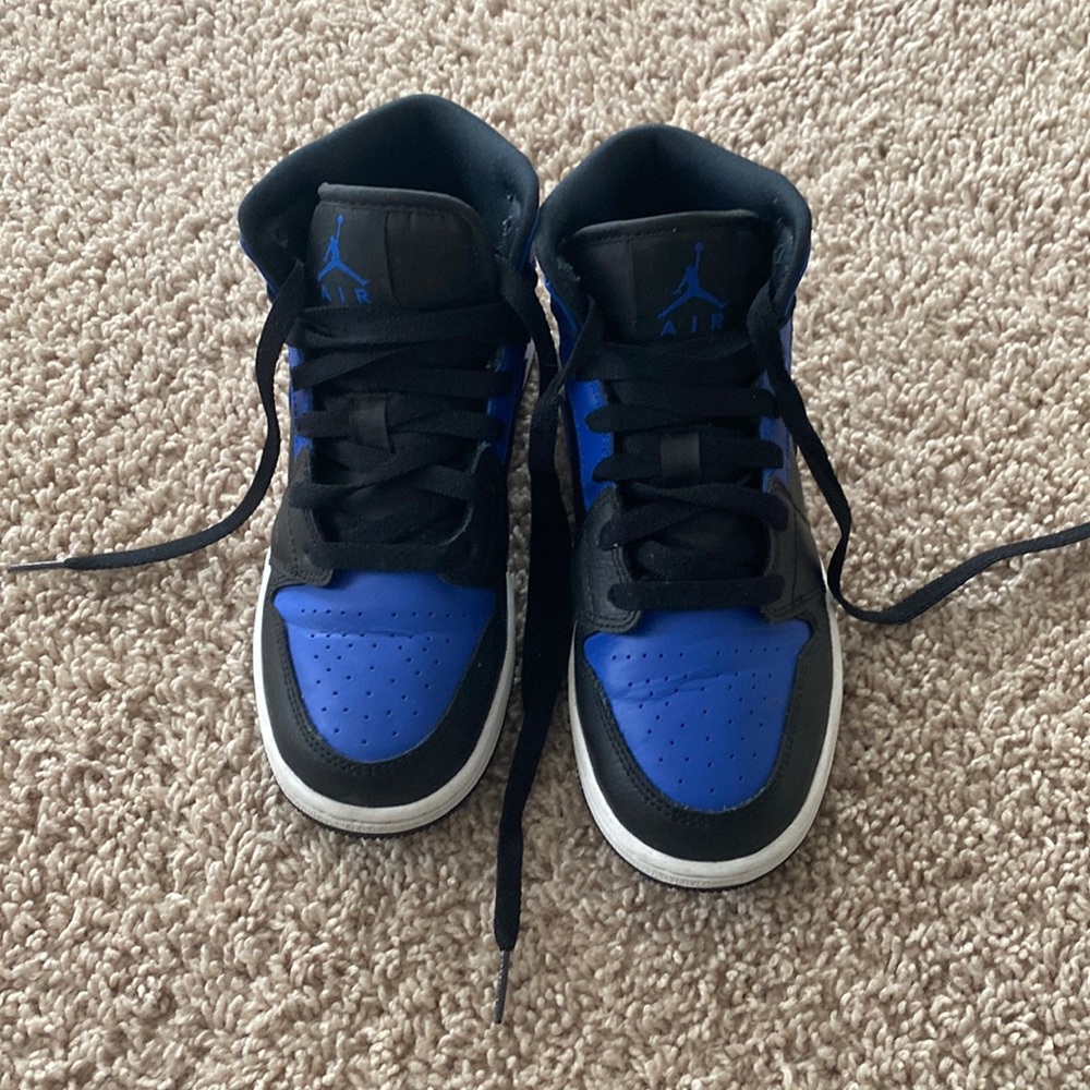 Air Jordon One Mids